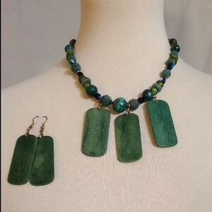 Elegant Green Necklace and Earring Set